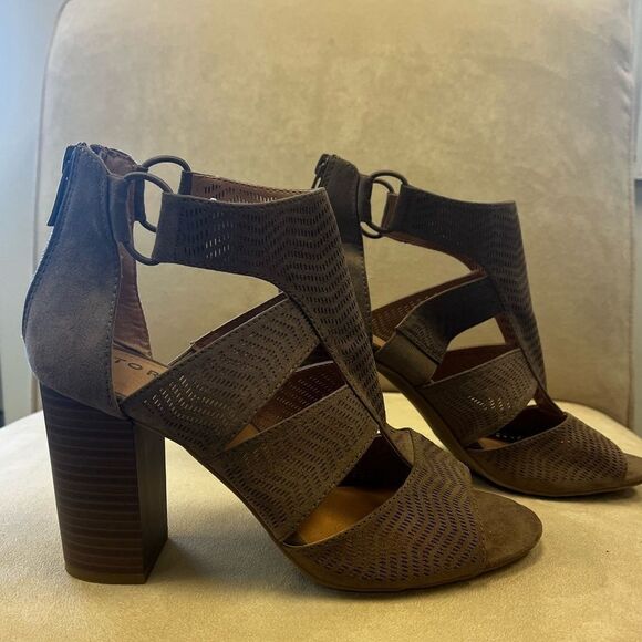 torrid Shoes - Torrid Brown Strappy Block Heel Sandals sz 7.5W EUC